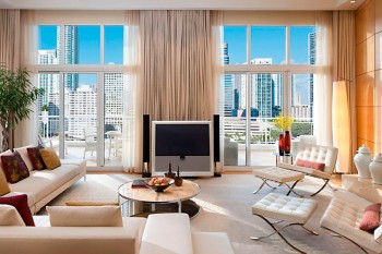 RESIZED_miami-suite-oriental-suite-living-room