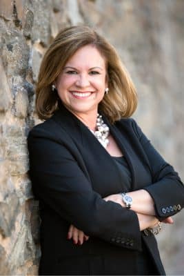 Lydia's-Head-Shots_©BoschStudios-5_400x600