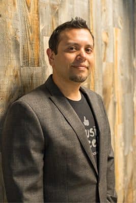 SteveAguilar-0940-copy_600x900