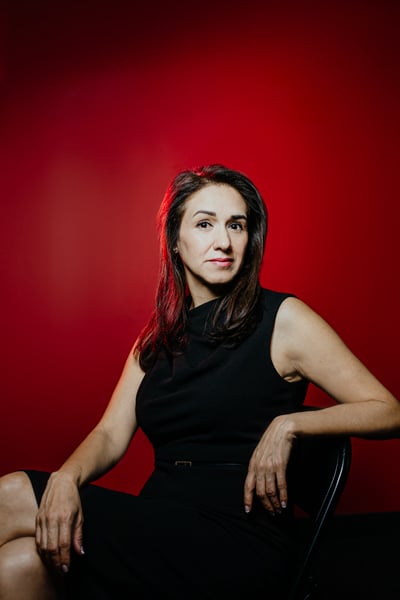 Luz Martinez, Leonardo DRS, portrait sitting