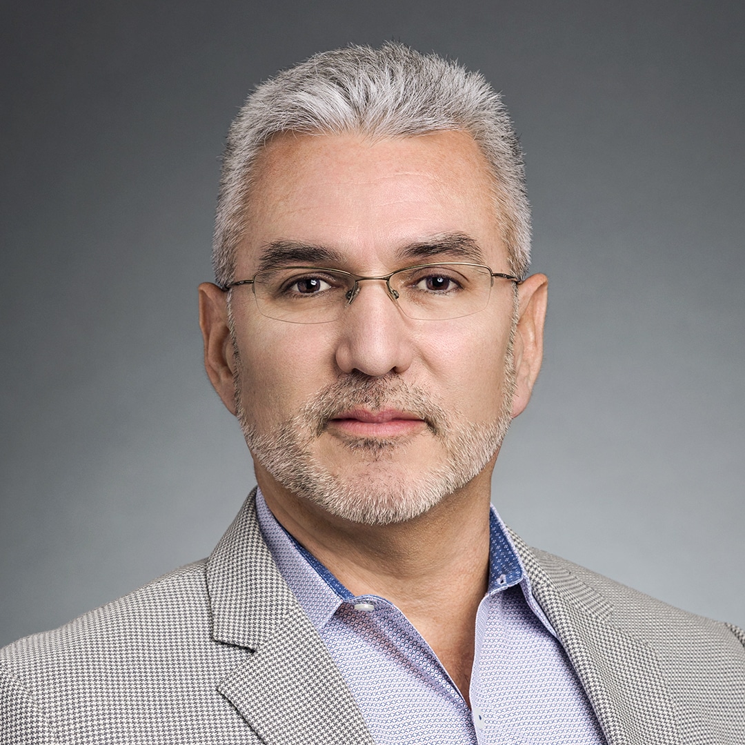 Oscar Arredondo, Senior Counsel, Chevron, portrait thumbnail