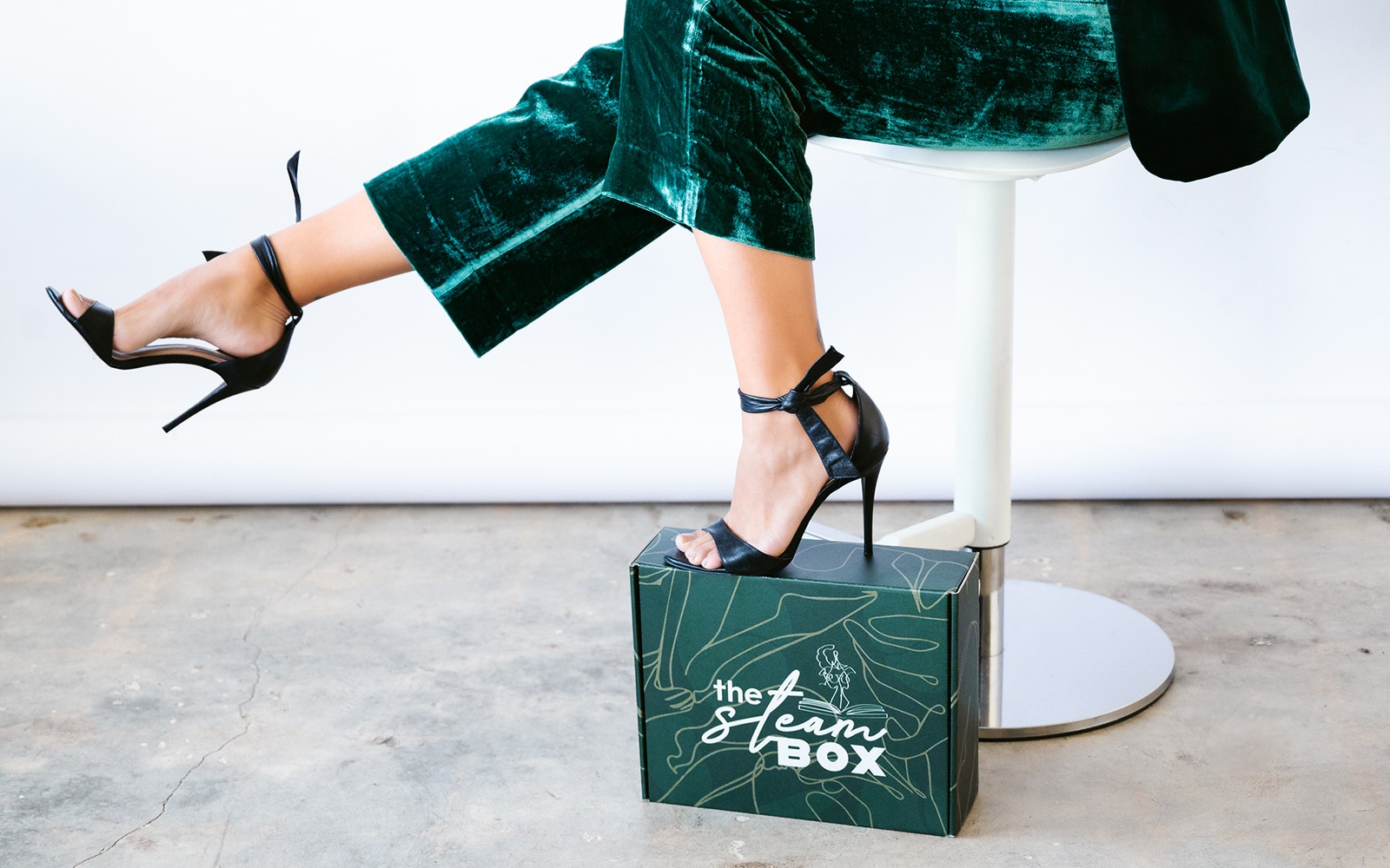 Melissa Saavedra and a Steamy Lit box