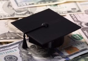Chicago Hispanic Newspaper, Lawndale News, Hispanic Bilingual Newspapers, Su Noticiero Bilingue » Ortíz Passes Bill Increasing Tuition Assistance to Community College Students