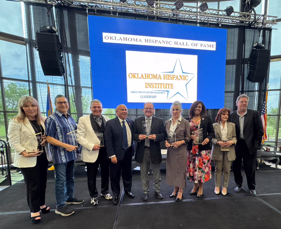 Vince Gill tribute highlights Oklahoma Hispanic Hall of Fame ceremony
