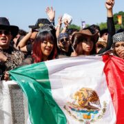 Chicago Latinos Defy Midway Raids at Record Sueños Turnout